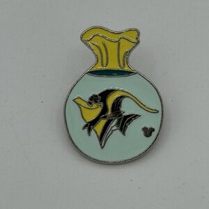 Disney Trading Pin, Hidden Mickey, Cast Lanyard Series, Finding Nemo, Gill, 2005
